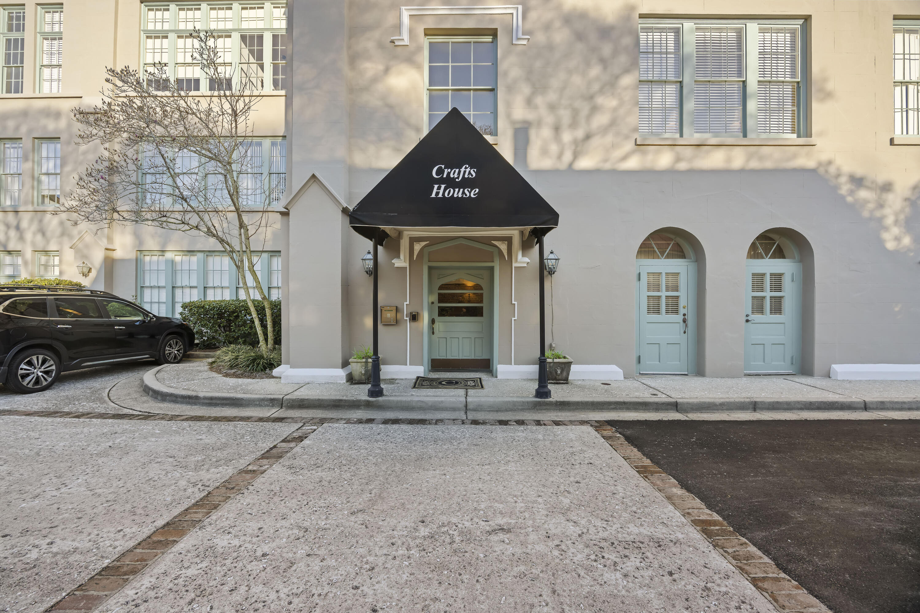 67 Legare Street, Unit 201 Charleston, SC 29401 - Photo 2 of 24 243A9303