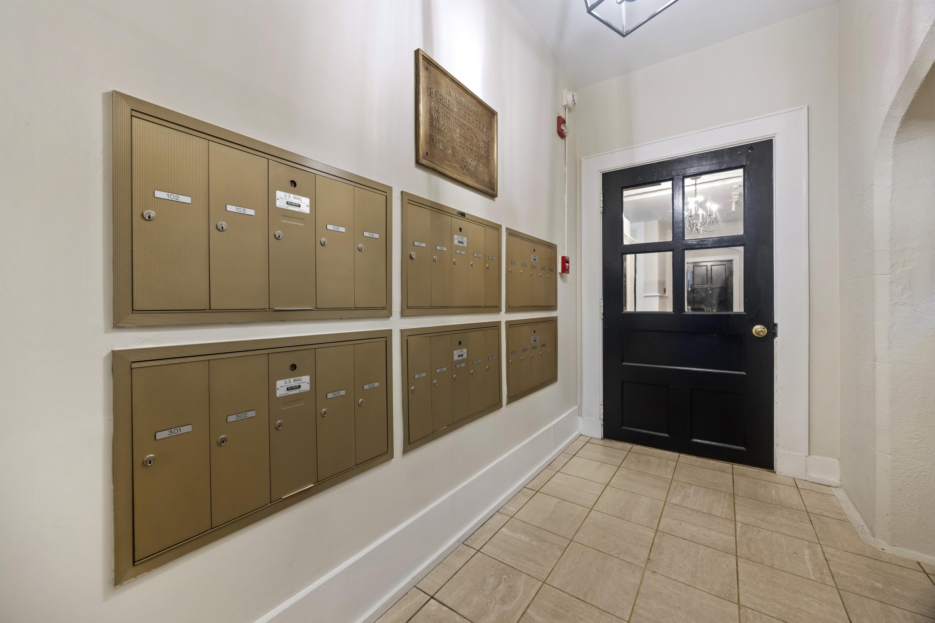 67 Legare Street, Unit 201 Charleston, SC 29401 - Photo 24 of 31 243A7178