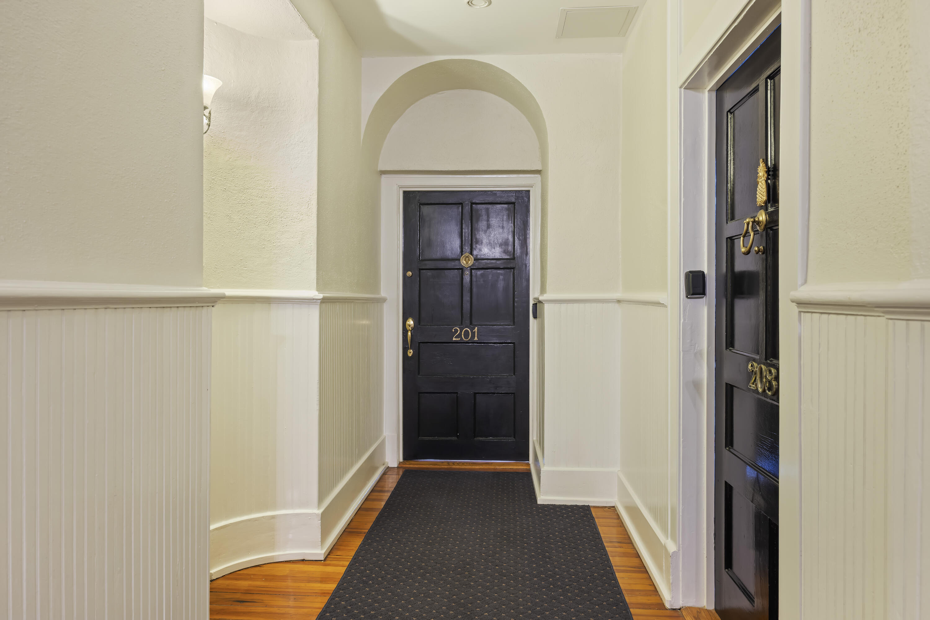 67 Legare Street, Unit 201 Charleston, SC 29401 - Photo 3 of 24 243A9298