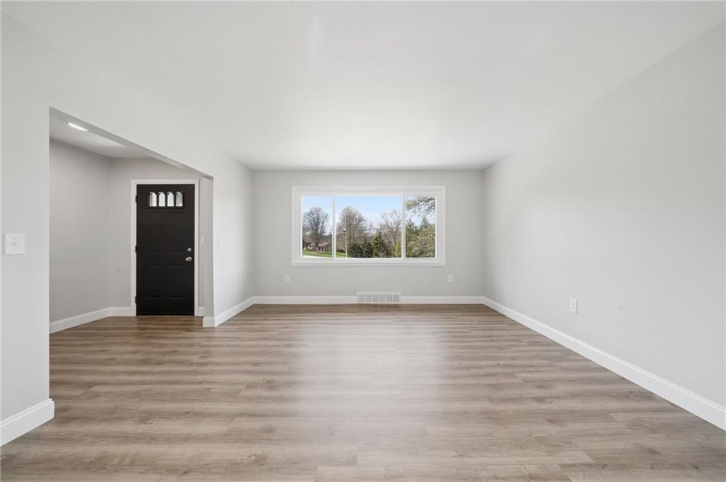 138 Ford City Road Freeport, PA 16229 - Photo 4 of 34