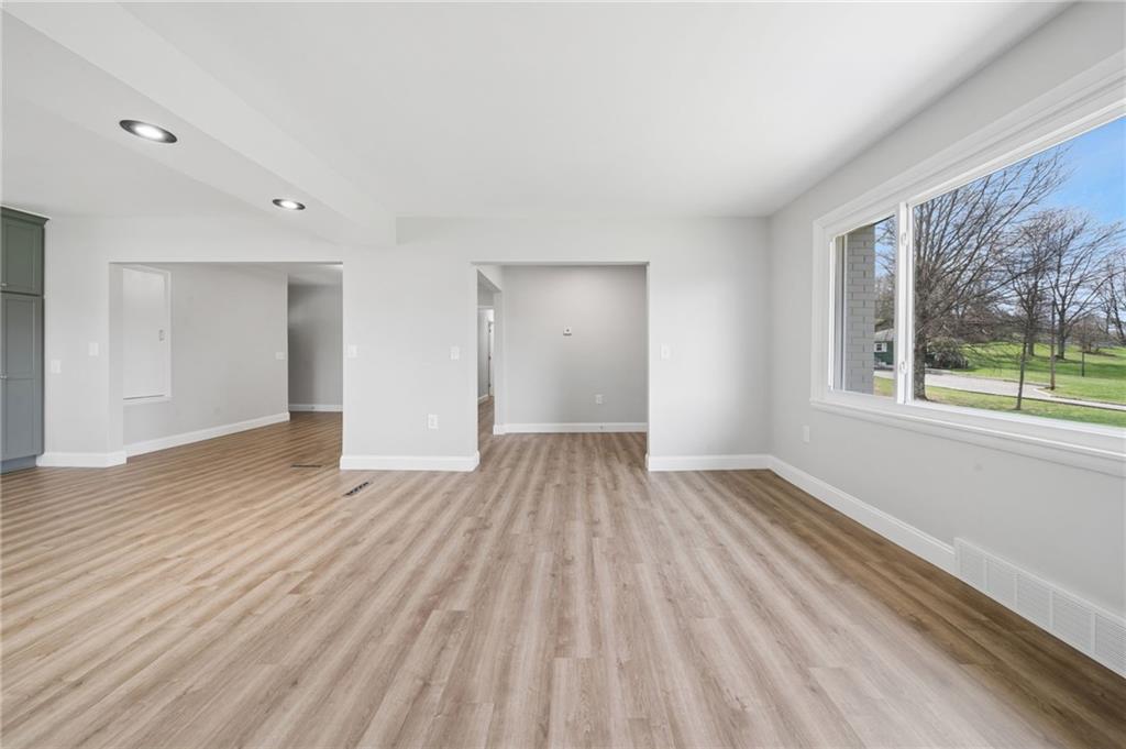 138 Ford City Road Freeport, PA 16229 - Photo 6 of 34