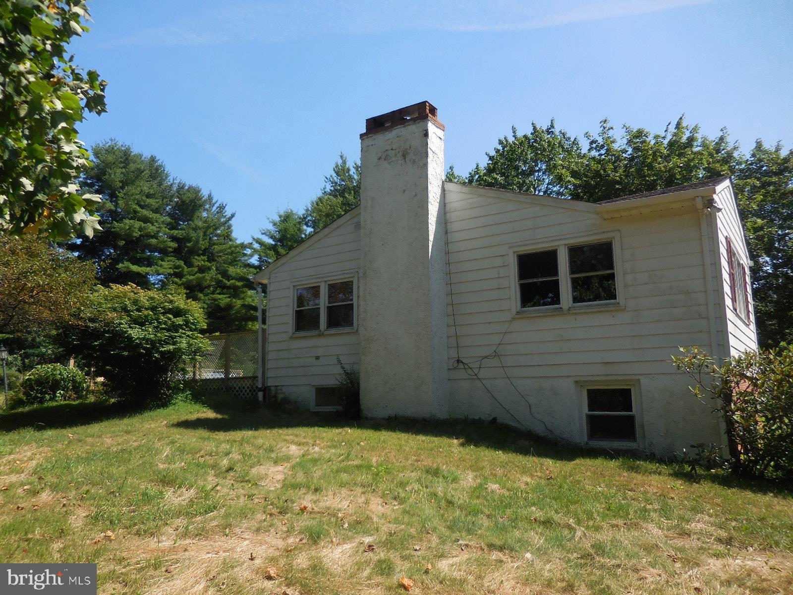 311 Millard Road Elverson, PA 19520 - Photo 2 of 20 Side View - 1