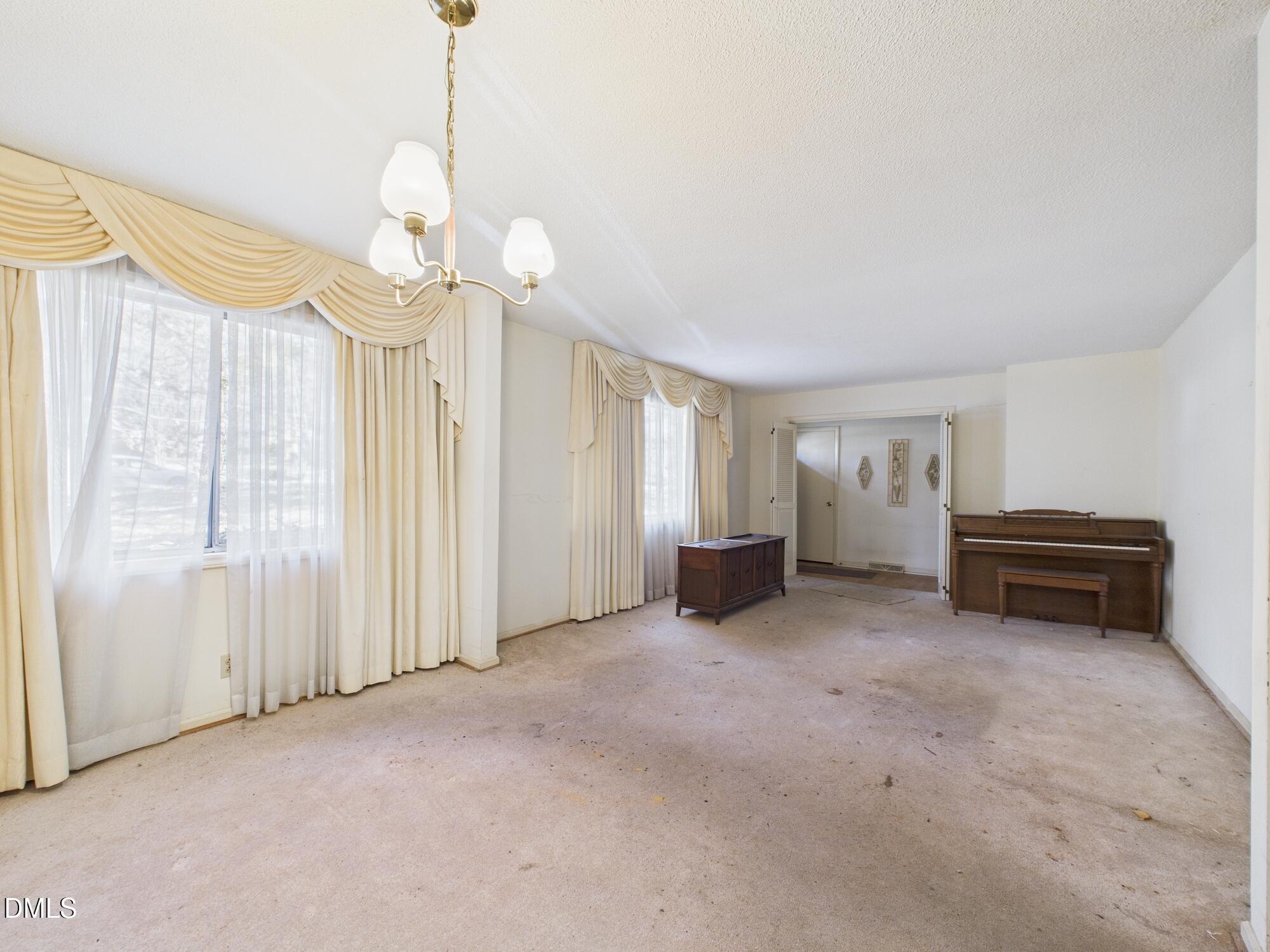 1012 Akron Avenue Durham, NC 27713 - Photo 6 of 43 Living rm 2