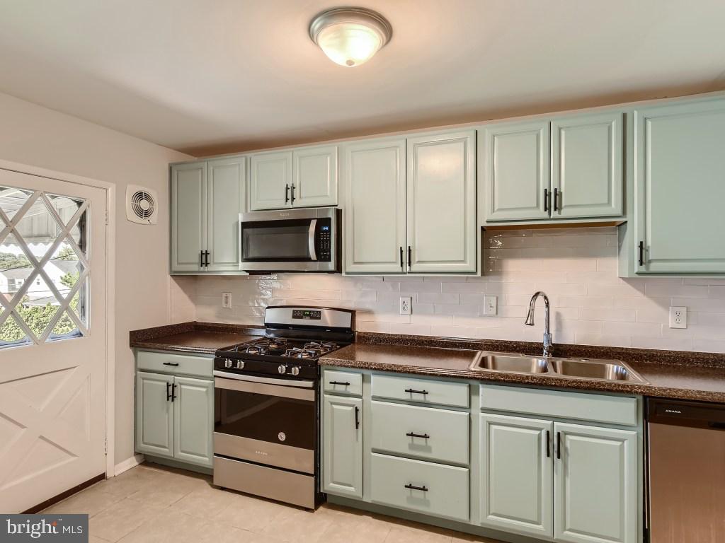 6148 Radecke Avenue Baltimore, MD 21206 - Photo 7 of 28 Gallery Image 7