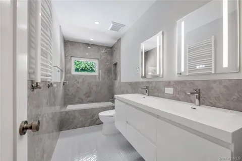 $1,189,999 | 27 Meadowfield Lane, Glen Cove, NY 11542