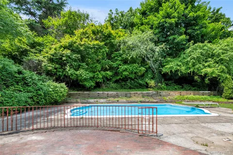 $1,238,000 | 27 Meadowfield Lane, Glen Cove, NY 11542