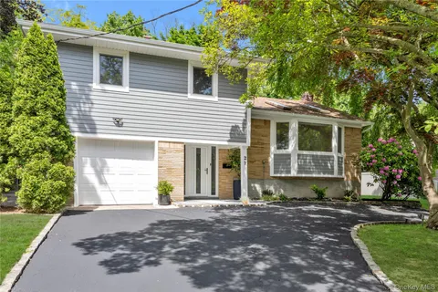 $1,238,000 | 27 Meadowfield Lane, Glen Cove, NY 11542