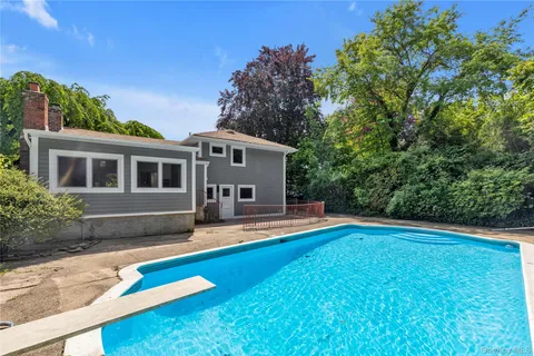 $1,238,000 | 27 Meadowfield Lane, Glen Cove, NY 11542