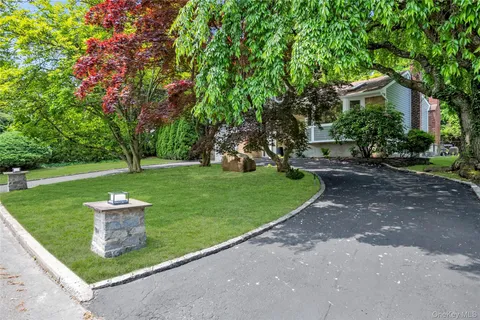 $1,238,000 | 27 Meadowfield Lane, Glen Cove, NY 11542