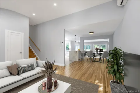 $1,238,000 | 27 Meadowfield Lane, Glen Cove, NY 11542