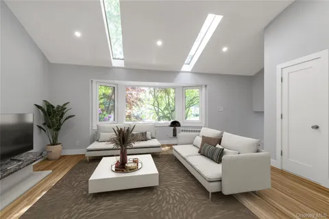 $1,189,999 | 27 Meadowfield Lane, Glen Cove, NY 11542