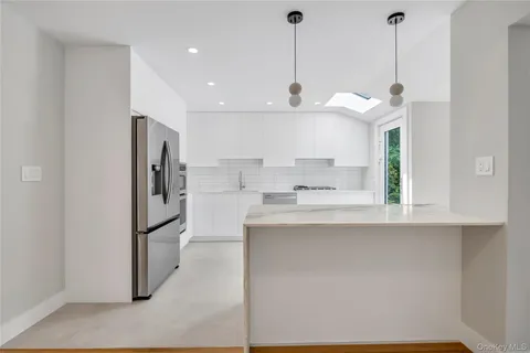 $1,238,000 | 27 Meadowfield Lane, Glen Cove, NY 11542