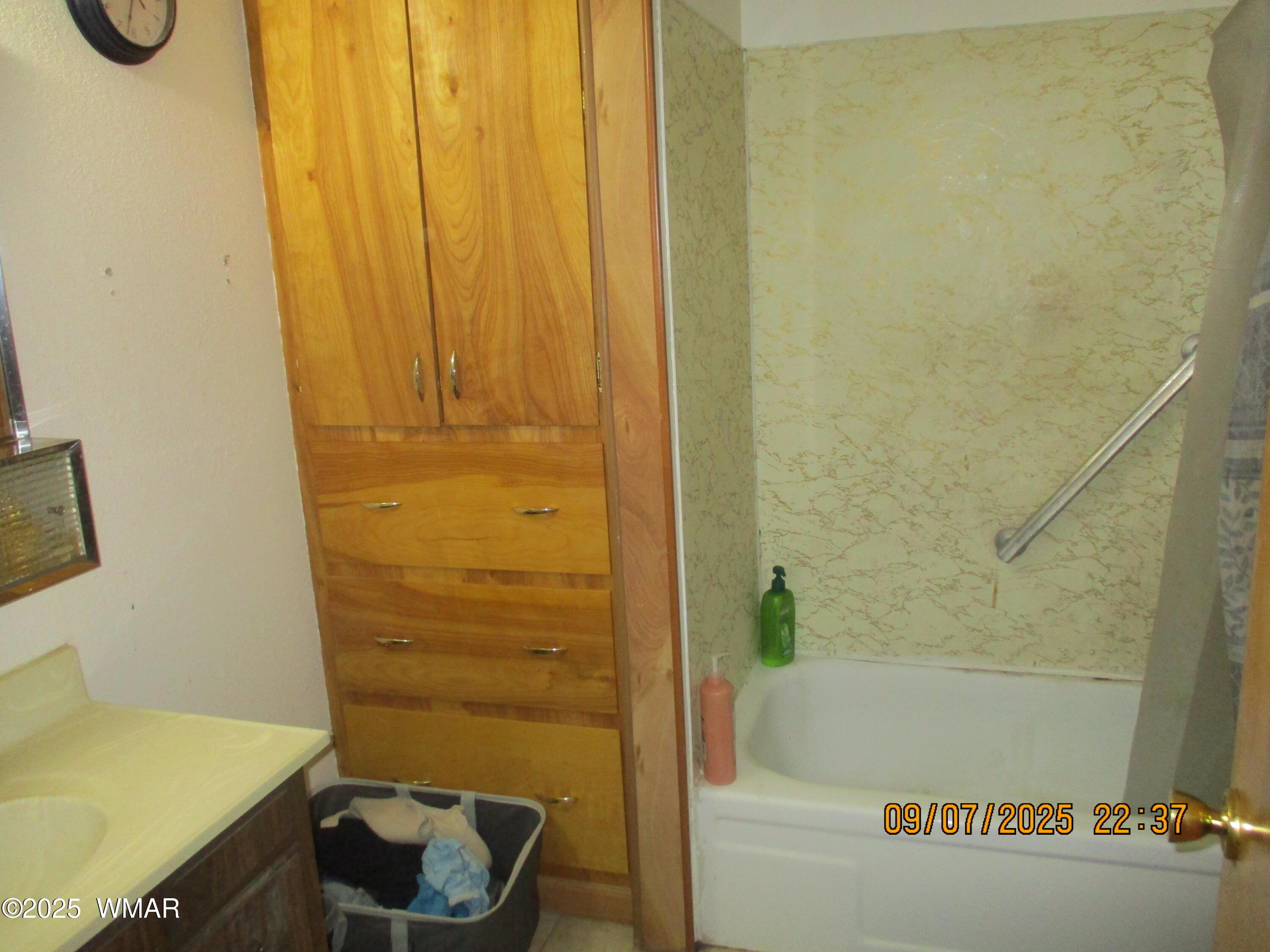 2896 Verde Road Overgaard, AZ 85933 - Photo 6 of 16 Main Bathroom
