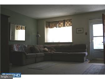 7619 Parkview Road Upper Darby, PA 19082 - Photo 2 of 8 Living Room