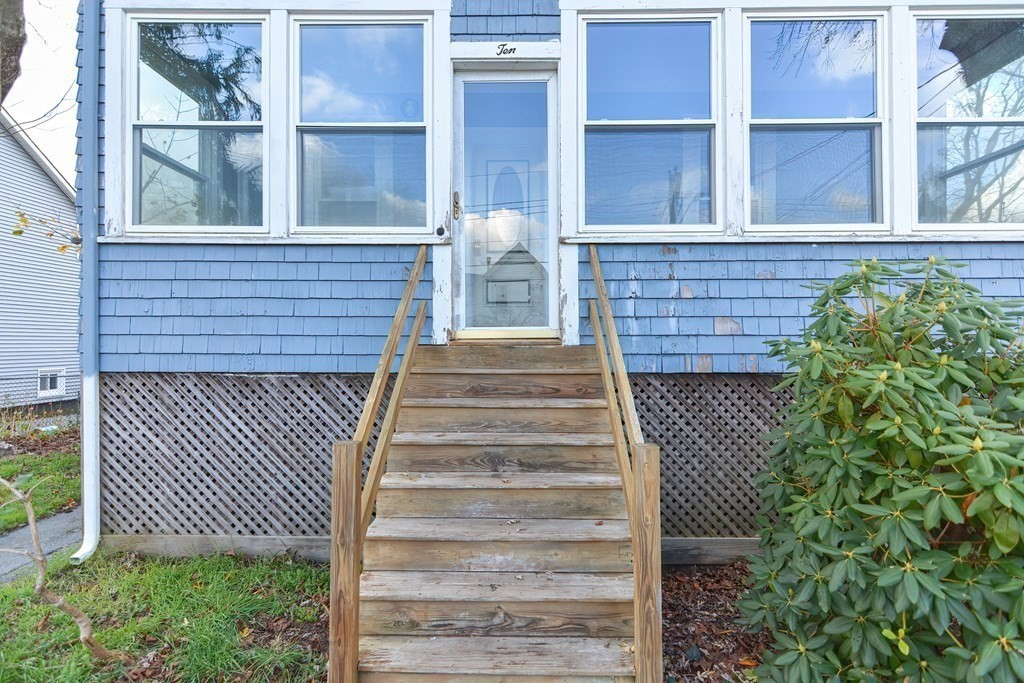 10 Perry Street Fairhaven, MA 02719 - Photo 3 of 42 Gallery Image 3