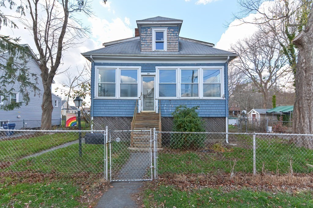 10 Perry Street Fairhaven, MA 02719 - Photo 4 of 42 Gallery Image 4
