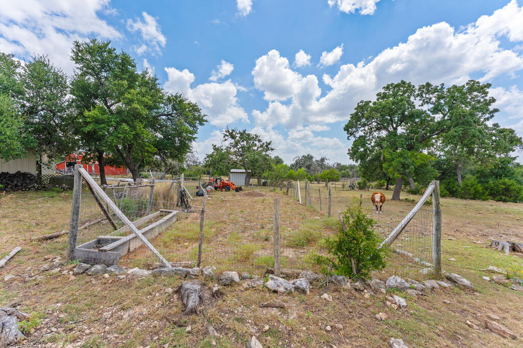500 Reverse R Drive Fredericksburg, TX 78624 - Photo 35 of 42 Gallery Image 35