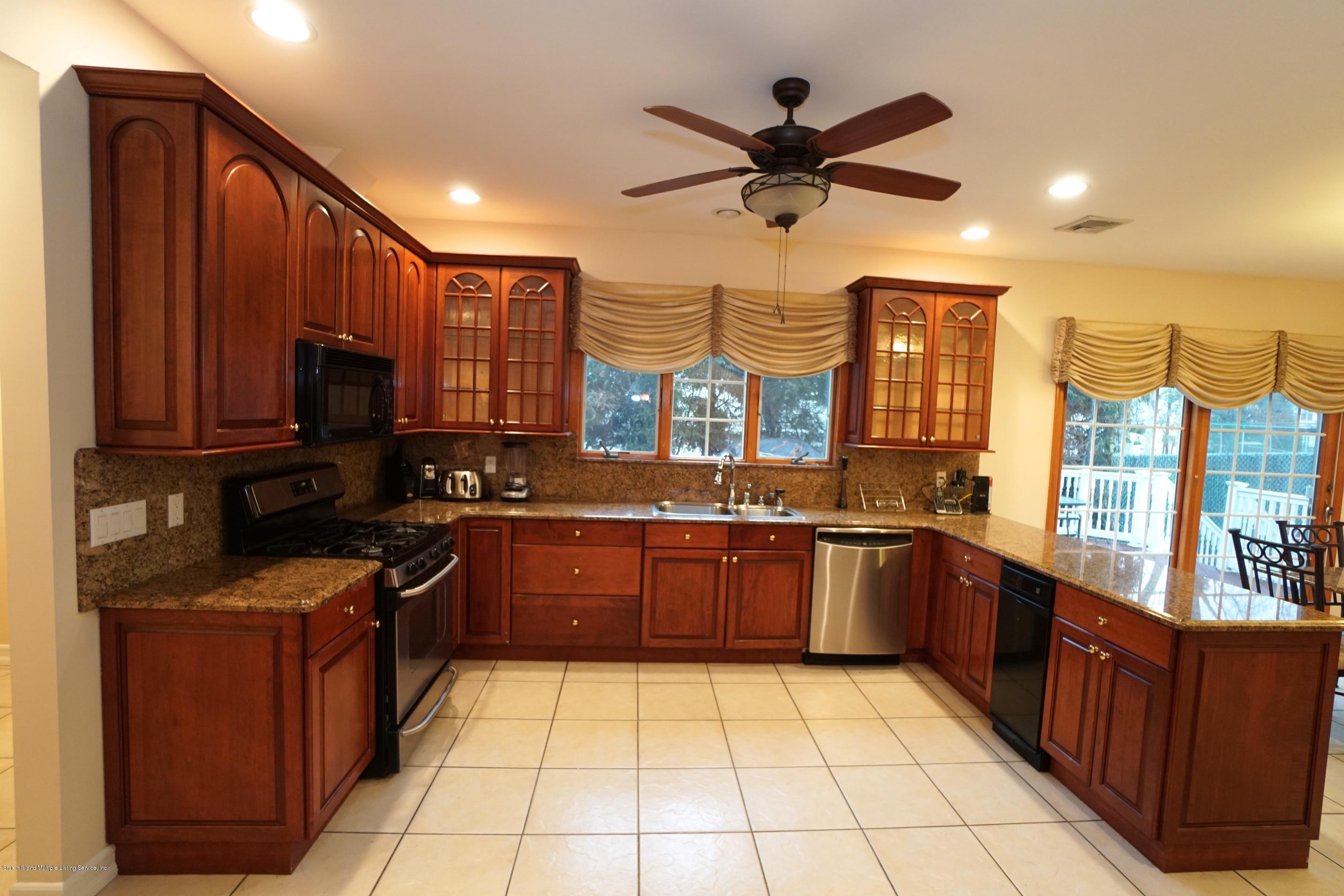 120 Romer Road Staten Island, NY 10304 - Photo 9 of 29 DSC06975