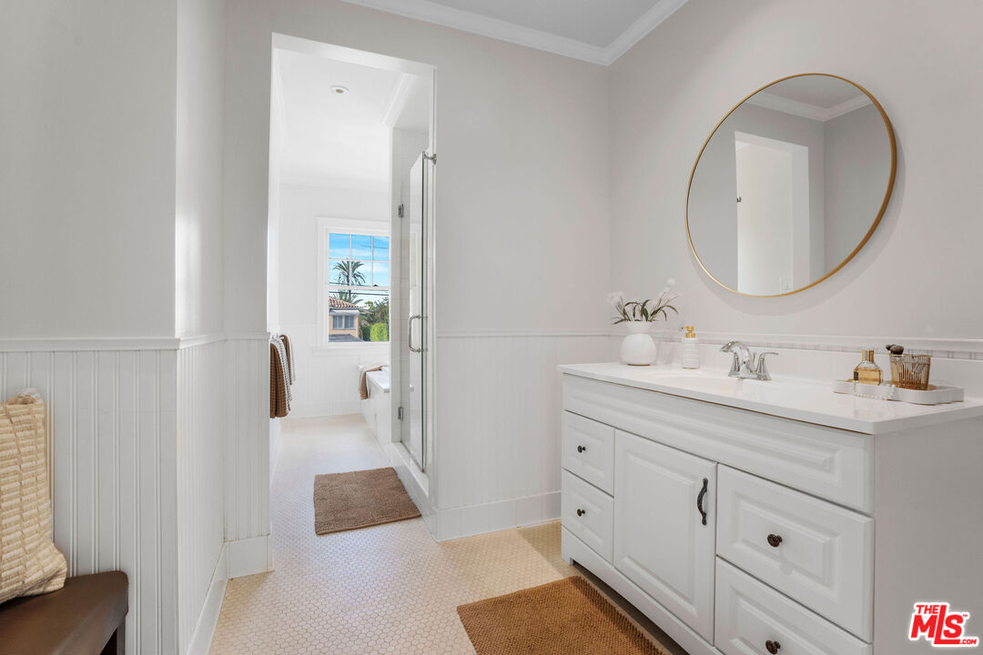 1663 Virginia Road Los Angeles, CA 90019 - Photo 13 of 25