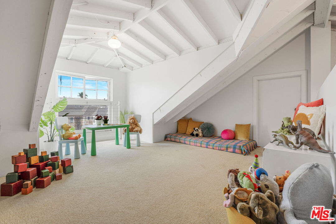 1663 Virginia Road Los Angeles, CA 90019 - Photo 18 of 25