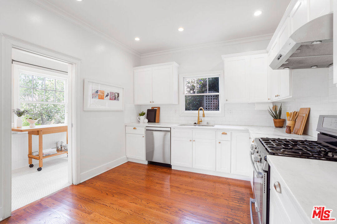 1663 Virginia Road Los Angeles, CA 90019 - Photo 7 of 25