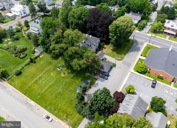 $975,000 | 417 East Washington Street, Charles Town, WV 25414