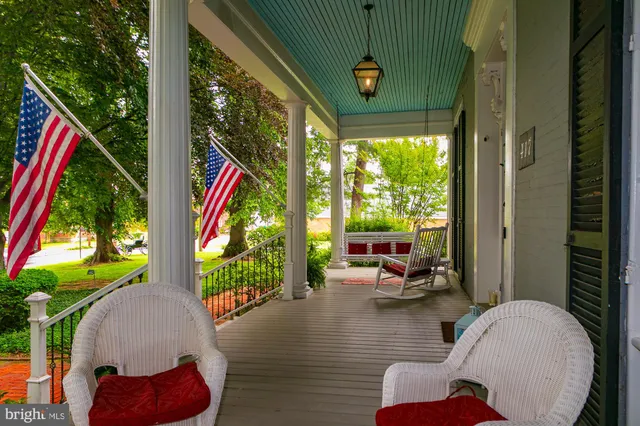 $999,900 | 417 East Washington Street, Charles Town, WV 25414