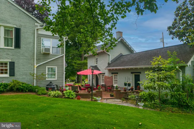 $999,900 | 417 East Washington Street, Charles Town, WV 25414