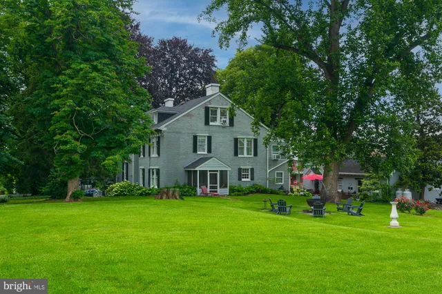 $999,900 | 417 East Washington Street, Charles Town, WV 25414