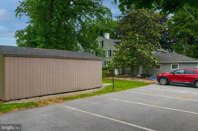 $999,900 | 417 East Washington Street, Charles Town, WV 25414