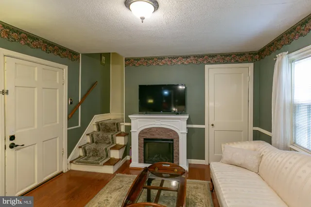 $999,900 | 417 East Washington Street, Charles Town, WV 25414