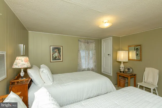 $999,900 | 417 East Washington Street, Charles Town, WV 25414