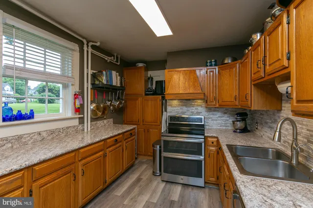 $999,900 | 417 East Washington Street, Charles Town, WV 25414