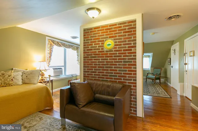 $999,900 | 417 East Washington Street, Charles Town, WV 25414