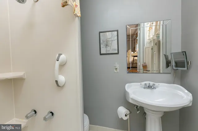 $999,900 | 417 East Washington Street, Charles Town, WV 25414