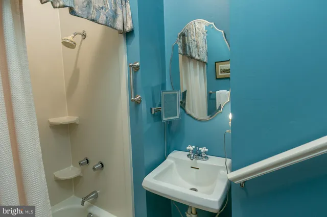 $999,900 | 417 East Washington Street, Charles Town, WV 25414