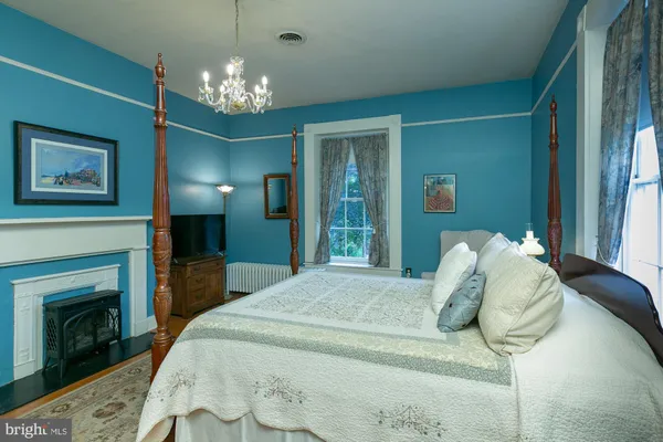 $975,000 | 417 East Washington Street, Charles Town, WV 25414