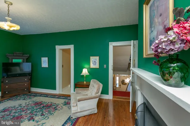 $999,900 | 417 East Washington Street, Charles Town, WV 25414