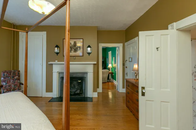 $999,900 | 417 East Washington Street, Charles Town, WV 25414