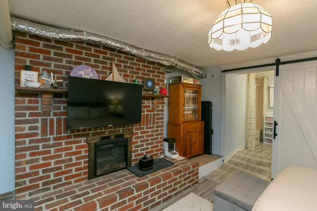 $999,900 | 417 East Washington Street, Charles Town, WV 25414