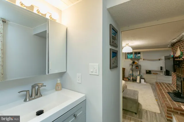 $999,900 | 417 East Washington Street, Charles Town, WV 25414