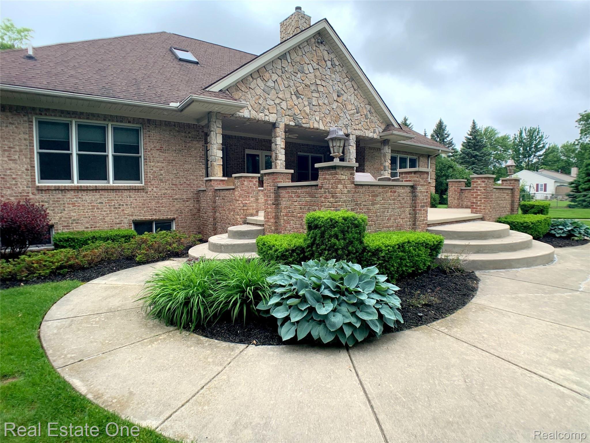 2739 Norton Lawn Street Rochester, MI 48307 - Photo 6 of 47 6.jpg