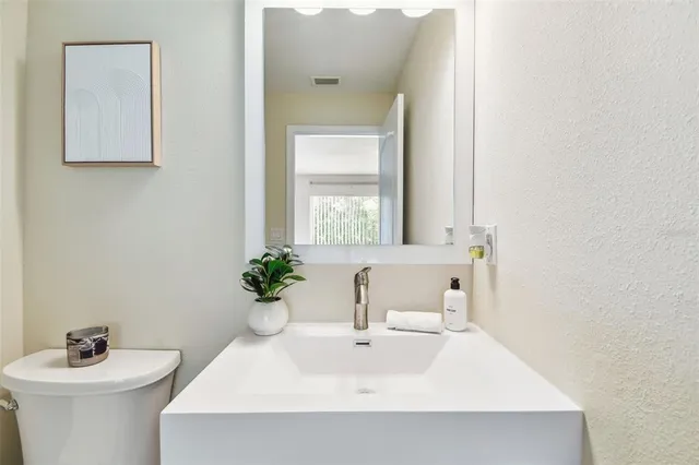 $274,988 | 2547 Lexington Oak Drive, Brandon, FL 33511