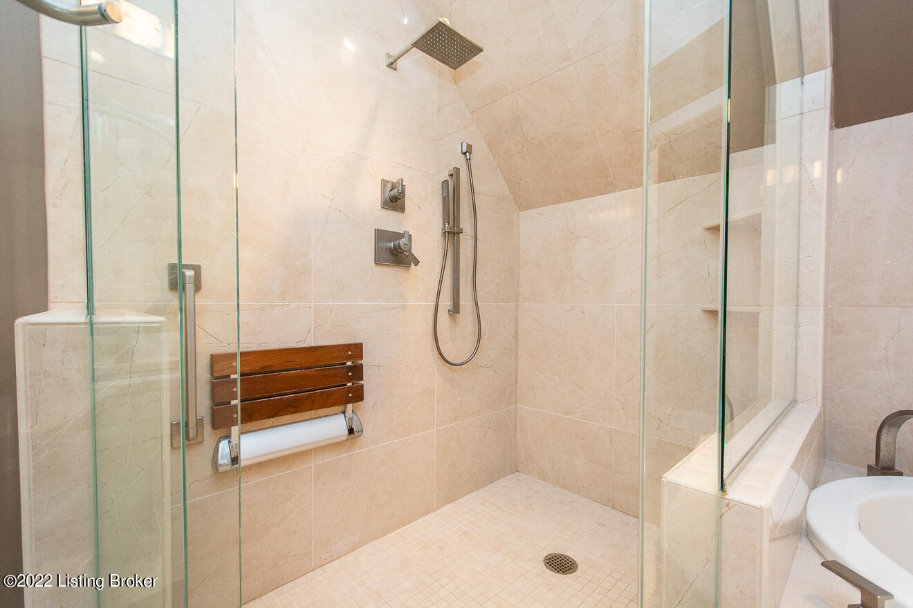 966 Cherokee Road, Unit 305 Louisville, KY 40204 - Photo 59 of 85 Cherokee -76