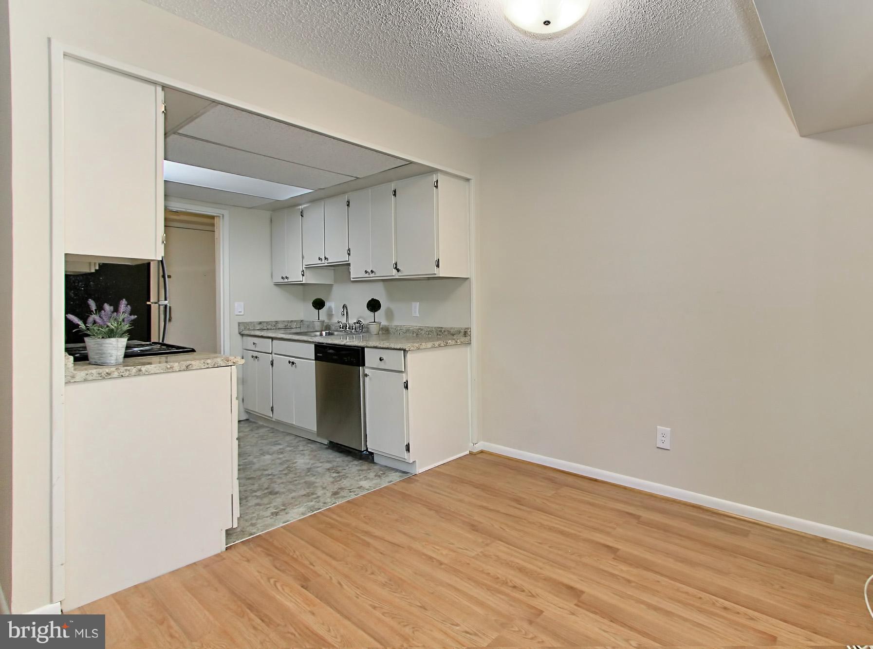 11625 Stoneview Square, Unit 2B Reston, VA 20191 - Photo 14 of 30 Dining Room