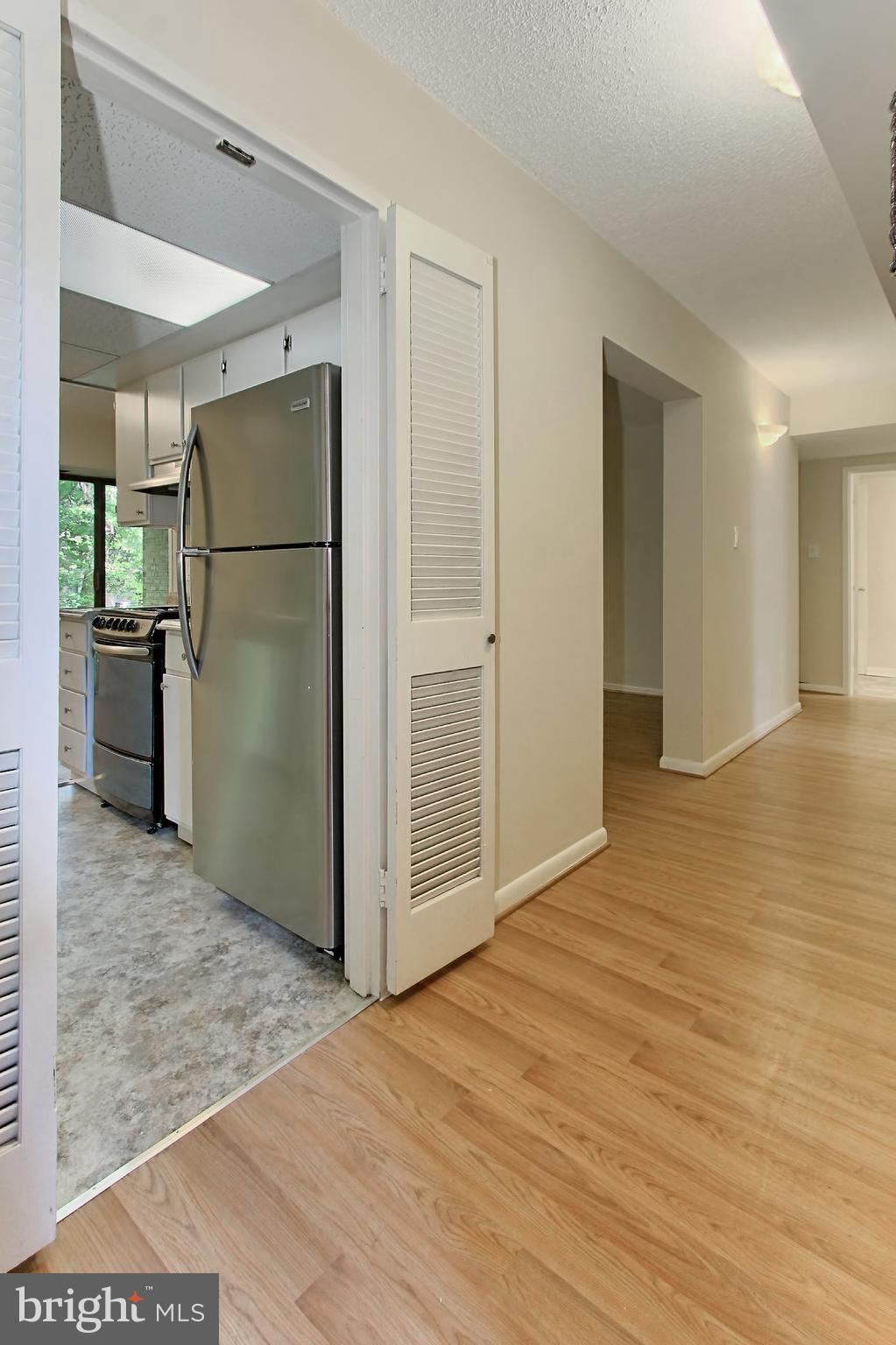 11625 Stoneview Square, Unit 2B Reston, VA 20191 - Photo 4 of 30 Foyer/Entrance with new Laminate Flooring
