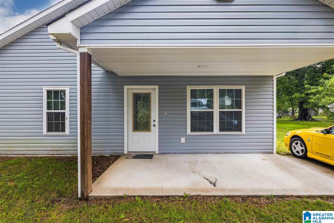 205 Hudson Avenue Oneonta, AL 35121 - Photo 4 of 23