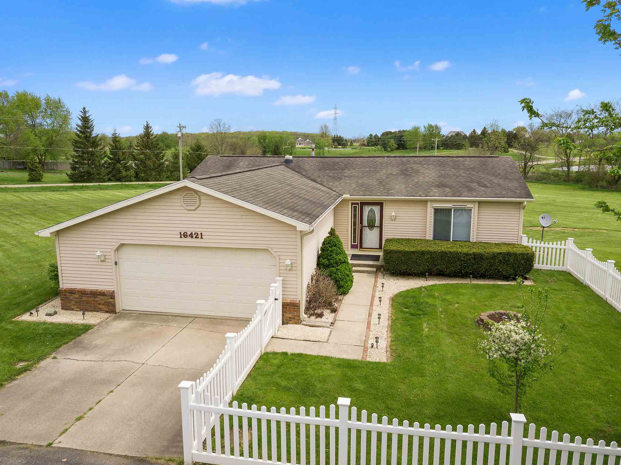 16421 Feighner Road Roanoke, IN 46783 - Photo 1 of 35