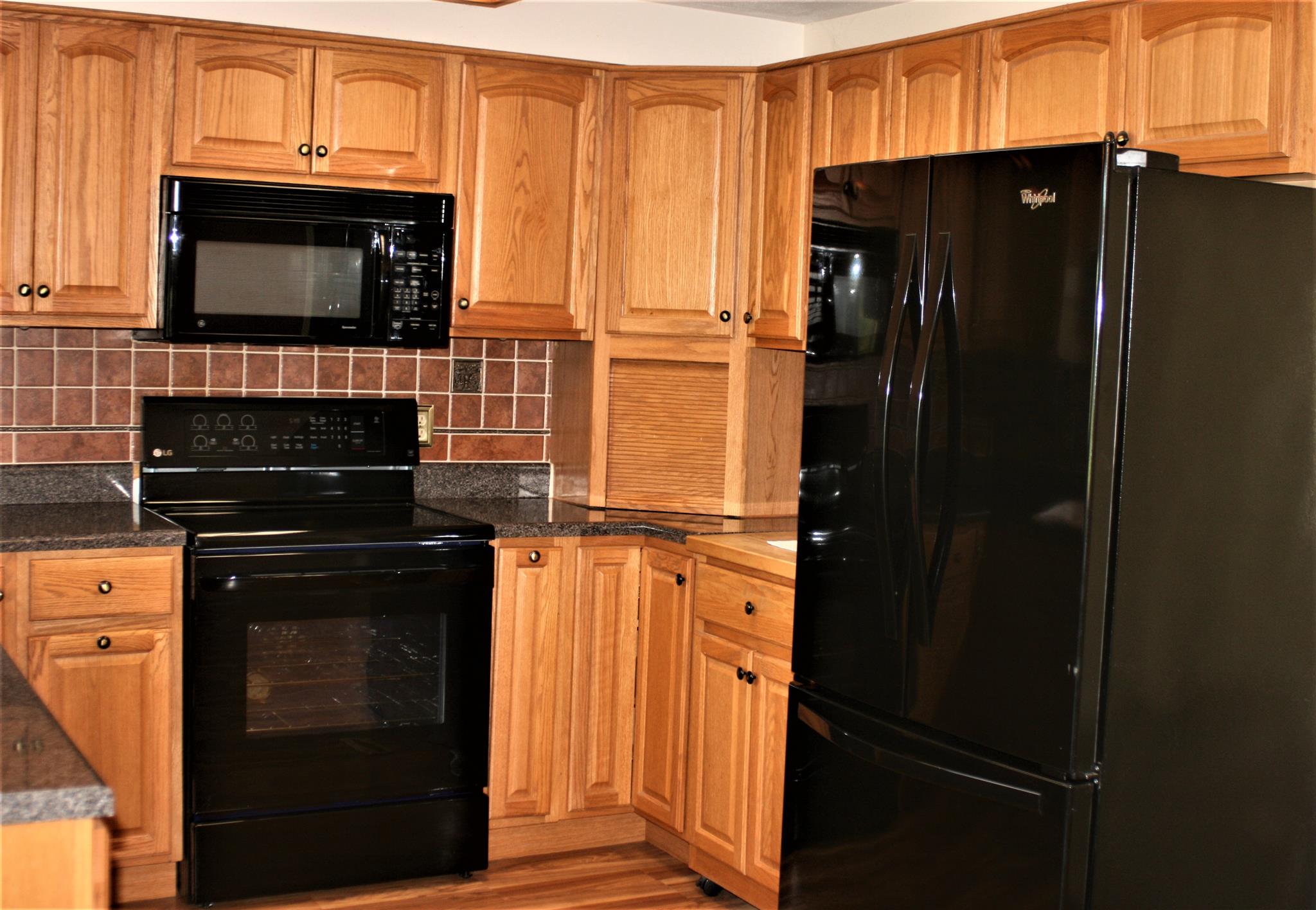 16421 Feighner Road Roanoke, IN 46783 - Photo 6 of 35
