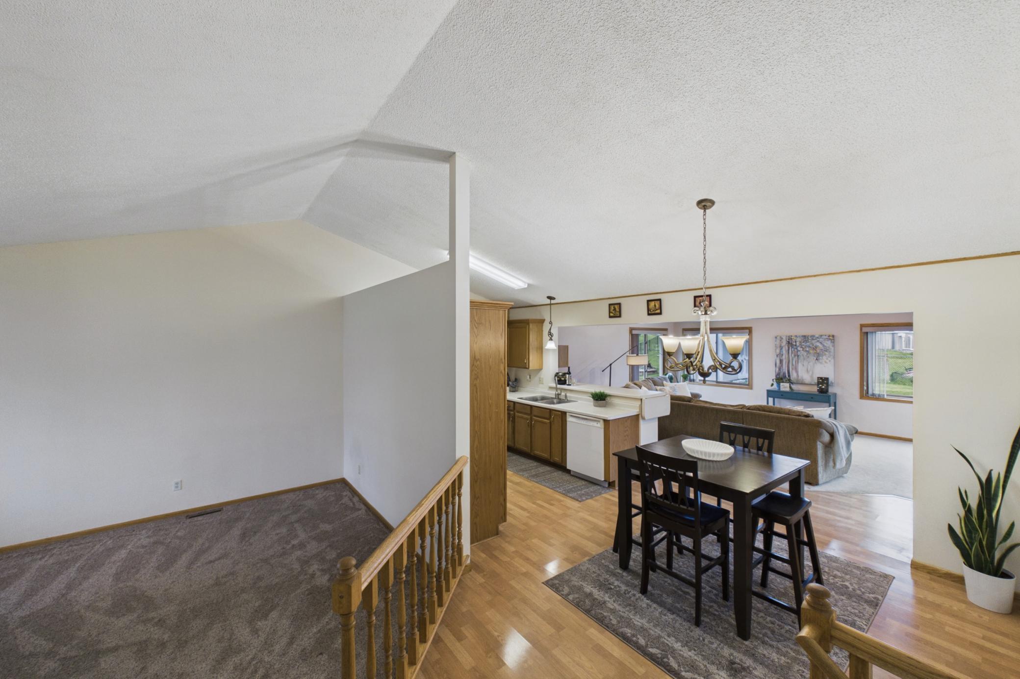 9176 Sierra Road Woodbury, MN 55125 - Photo 11 of 36